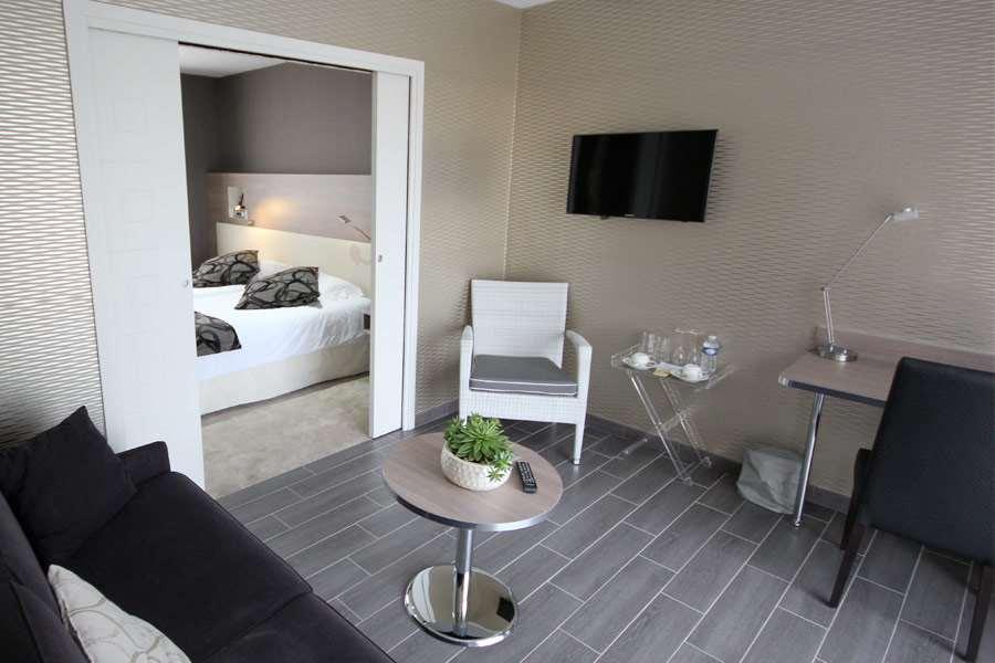 Logis Auberge Bienvenue Doué-la-Fontaine الغرفة الصورة