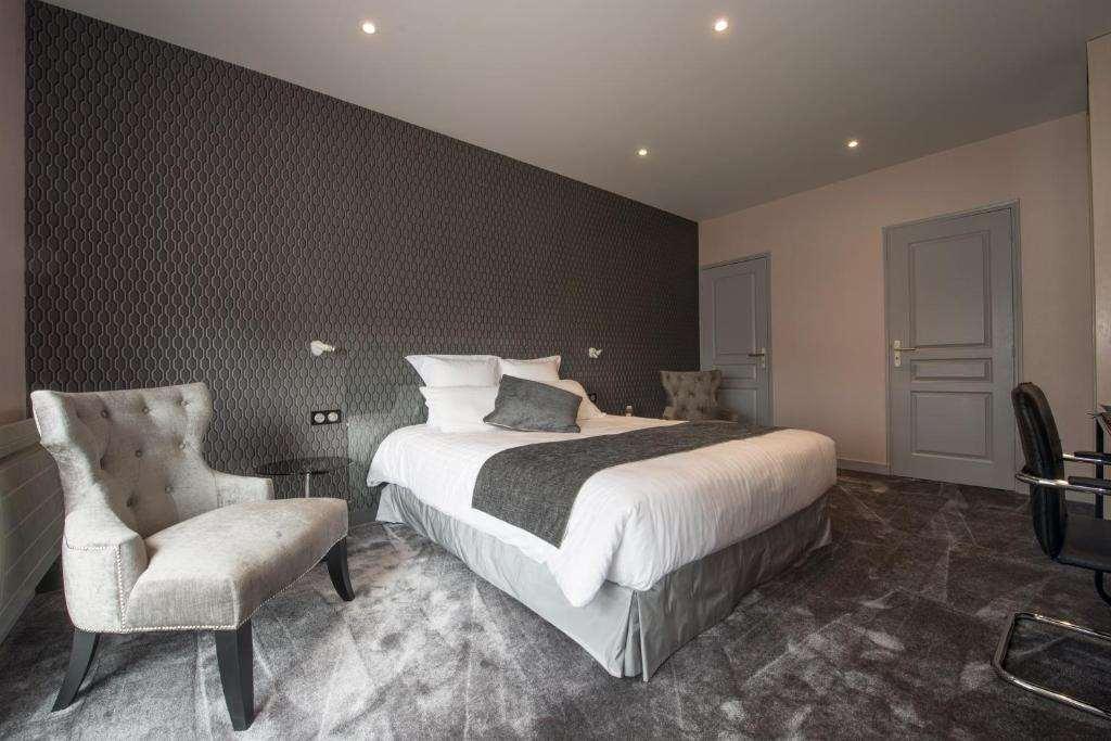Logis Auberge Bienvenue Doué-la-Fontaine الغرفة الصورة