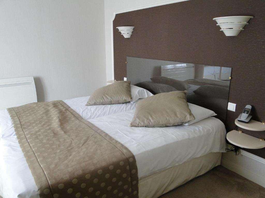 Logis Auberge Bienvenue Doué-la-Fontaine الغرفة الصورة