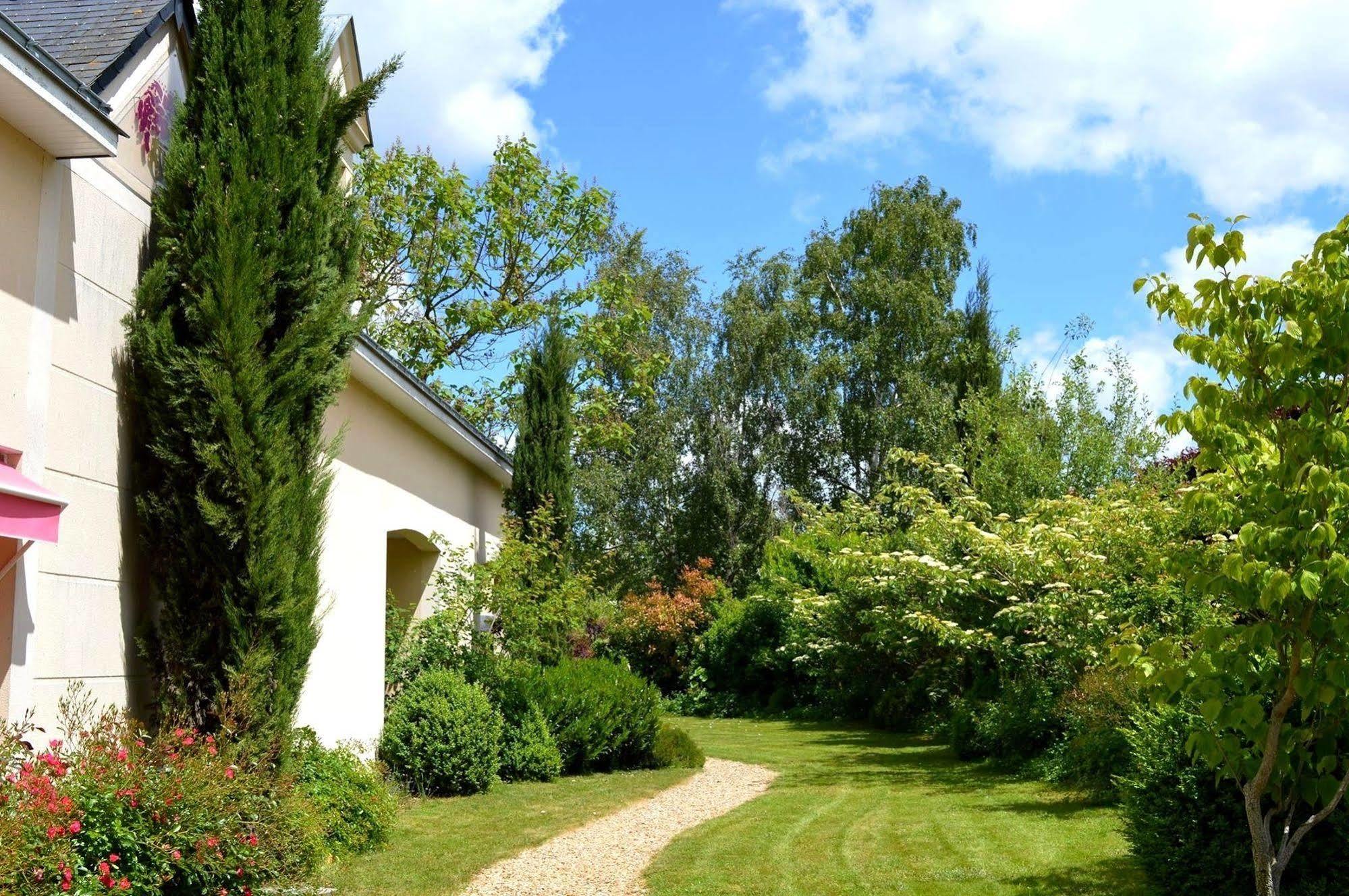 Logis Auberge Bienvenue Doué-la-Fontaine المظهر الخارجي الصورة