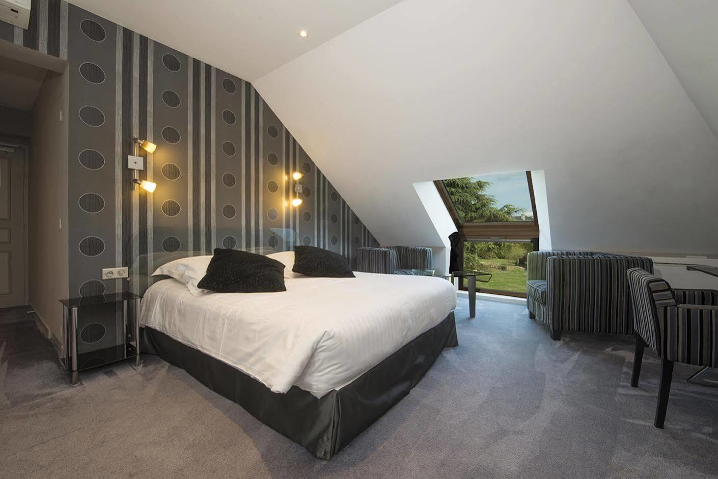 Logis Auberge Bienvenue Doué-la-Fontaine المظهر الخارجي الصورة